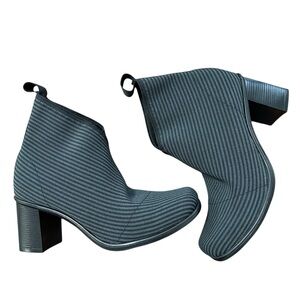 Charleston Shoe Co Telfair Ankle Boot Woven Black Stripe Stretch Women's Size 8